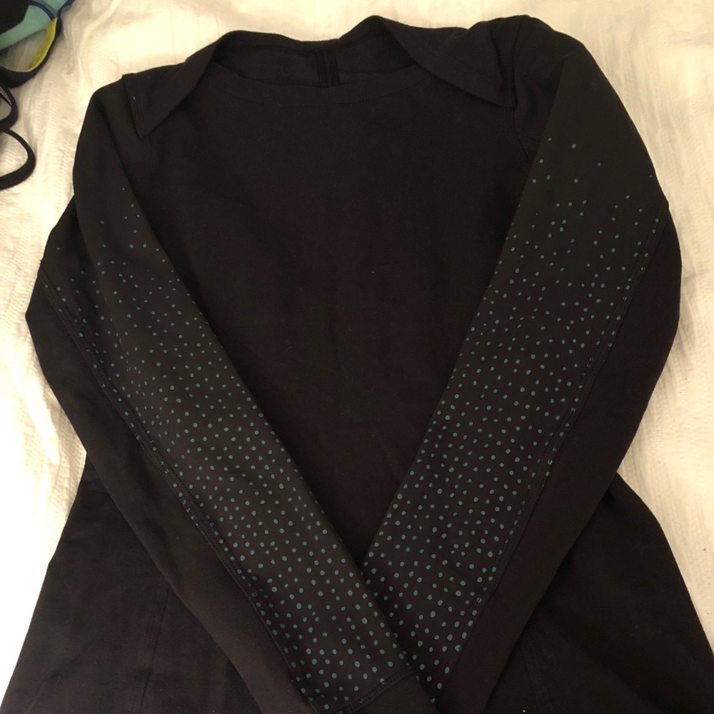 Lululemon long sleeve warm, rulu top! Size 4!